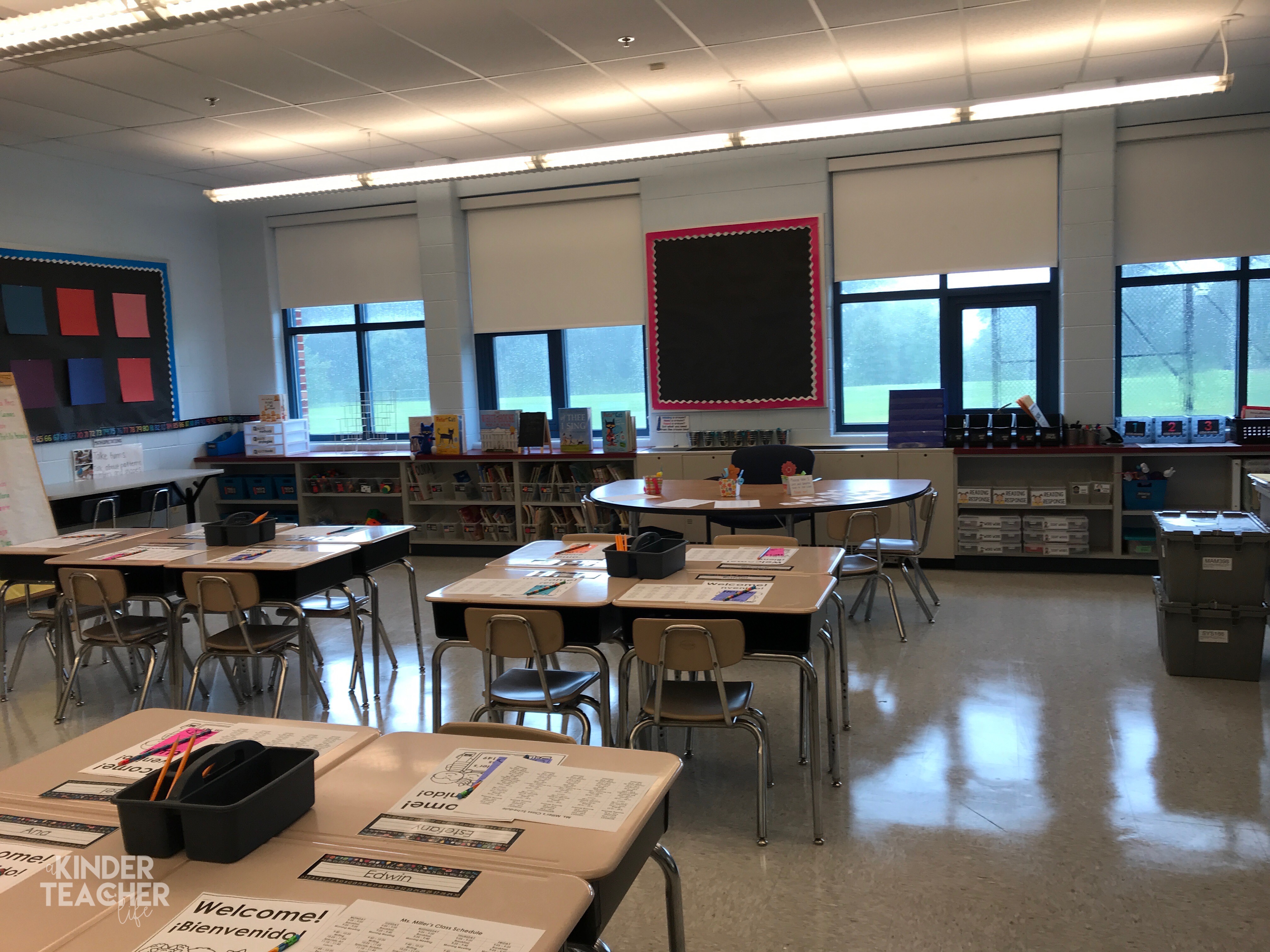 Here's my classroom set-up for the year! Read the article to see how I set up my classroom, literacy and math centers! 
