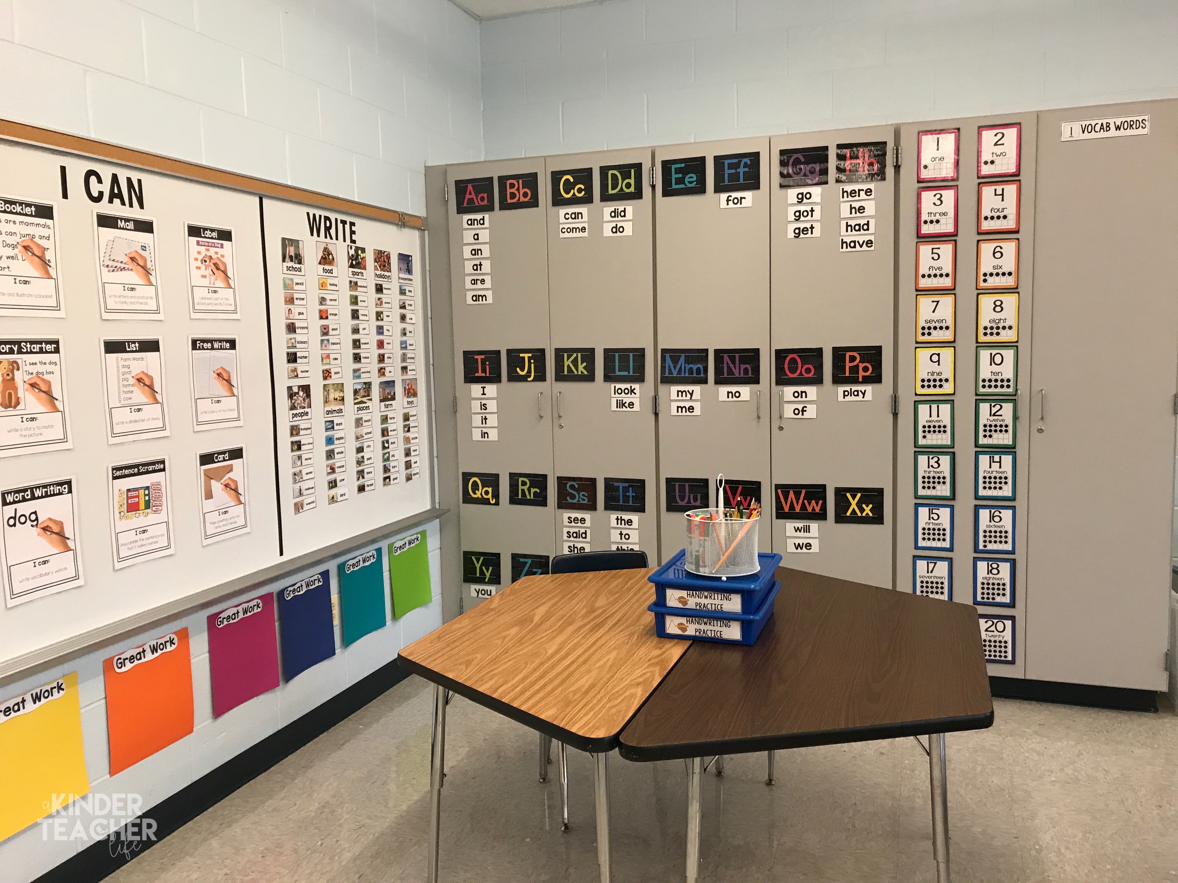 Here's my classroom set-up for the year! Read the article to see how I set up my classroom, literacy and math centers! 